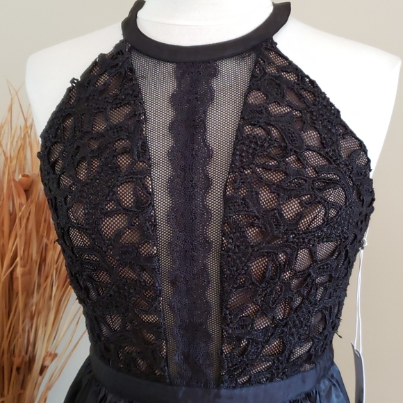 Halter dress ๐ค - Picture 5 of 16